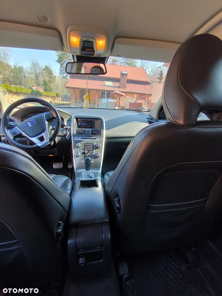 Volvo XC 60 D4 AWD Geartronic RDesign - 13