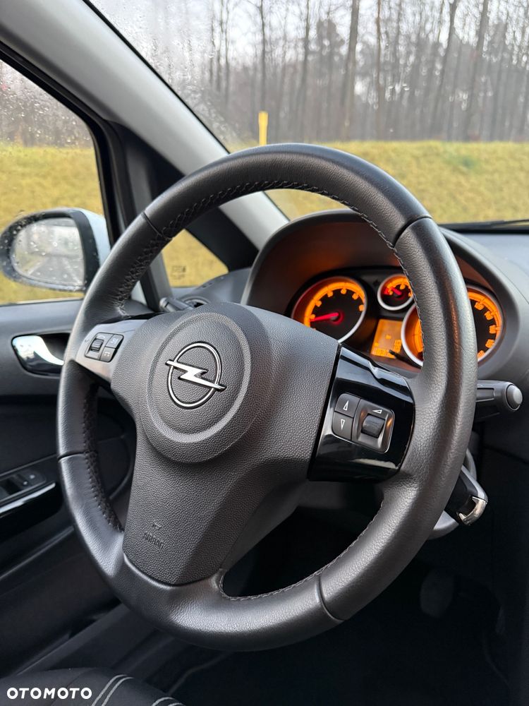 Opel Corsa 1.4 16V Cosmo - 27