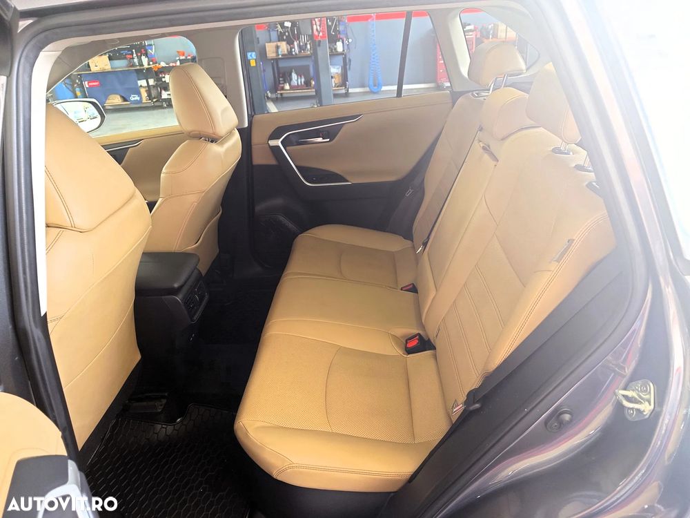 Toyota RAV4 2.5 VVT-iE 4x4 Luxury Premium - 13