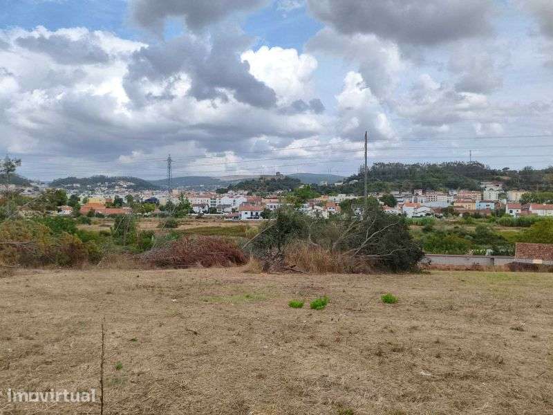 Terreno com projeto aprovado: 16 apartamentos e vistas sobre Pombal - Grande imagem: 4/10