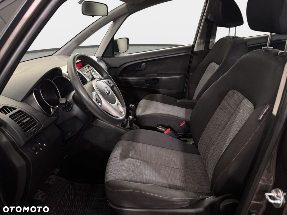 Kia Venga - 22