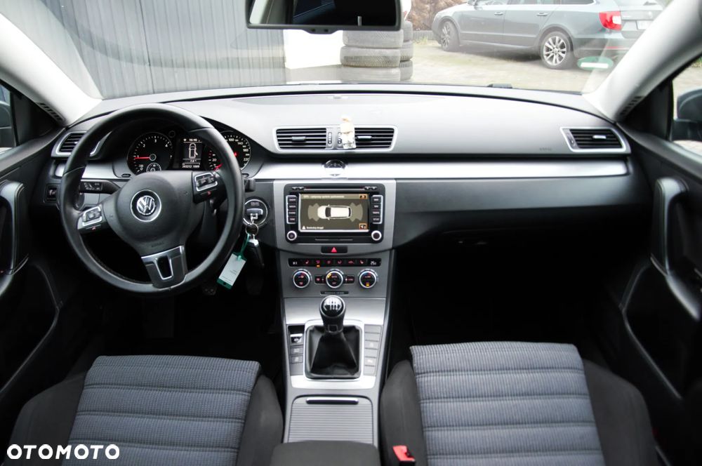 Volkswagen Passat 2.0 TDI BlueMotion Technology Highline - 13