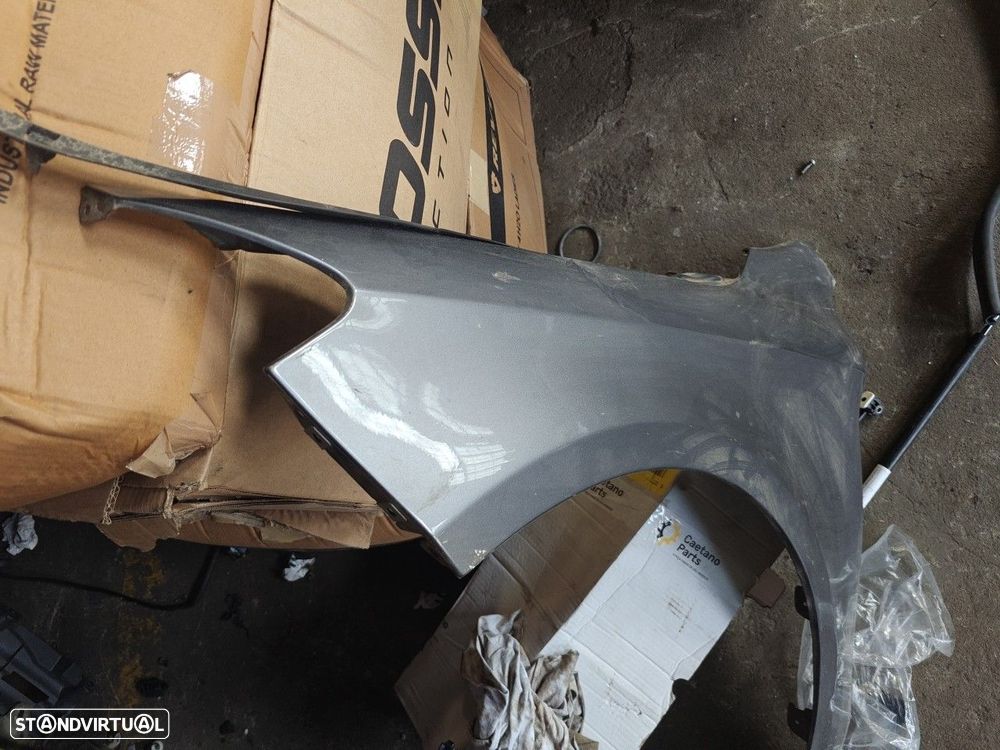 Guarda Lamas Frente Esquerdo Mercedes-Benz Cla Coupé (C117) - 4