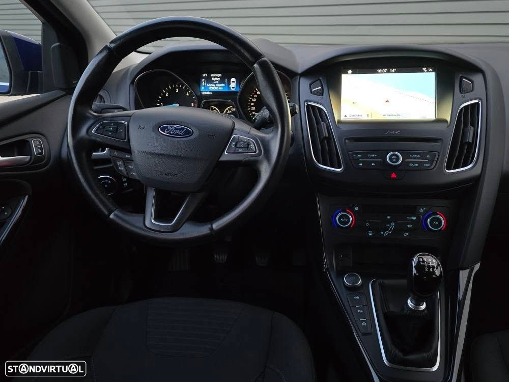 Ford Focus SW - 8