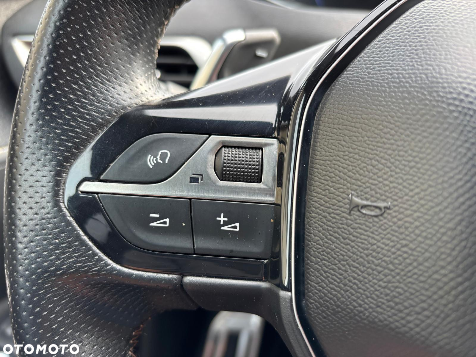 Peugeot 5008 1.6 BlueHDI Active S&S EAT6 - 36