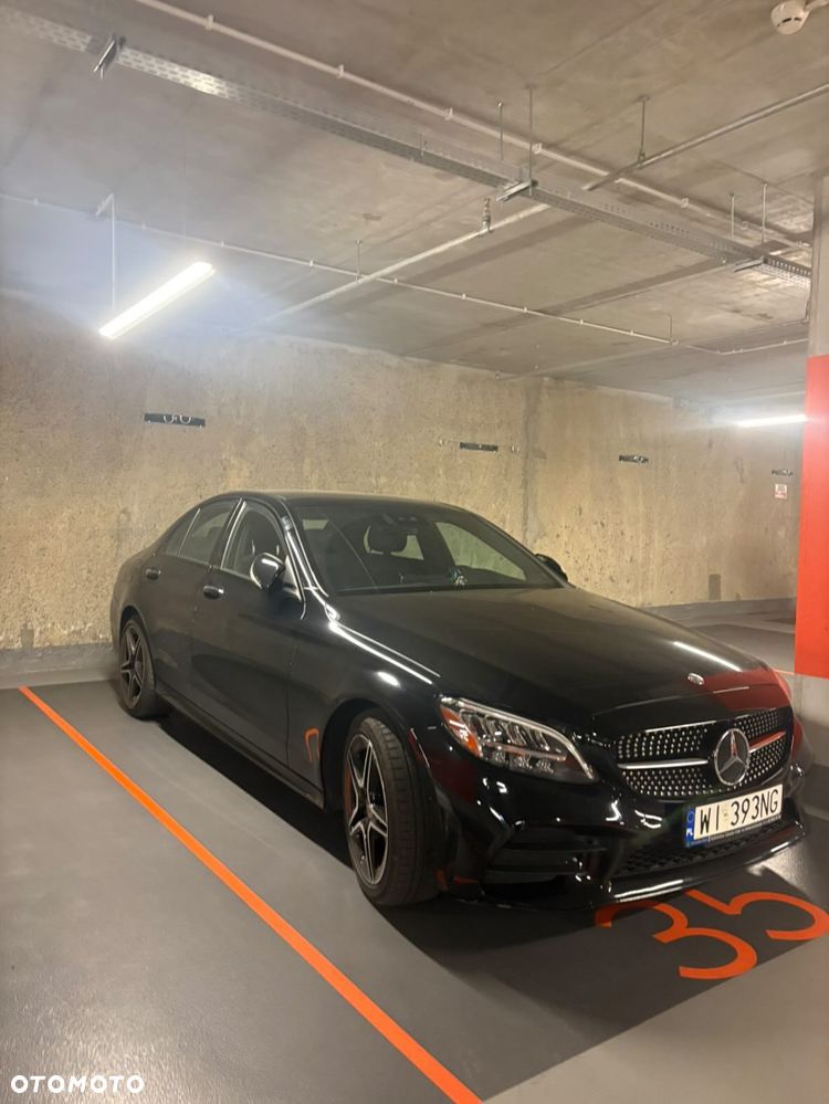Mercedes-Benz Klasa C 300 4Matic 9G-TRONIC AMG Line - 2
