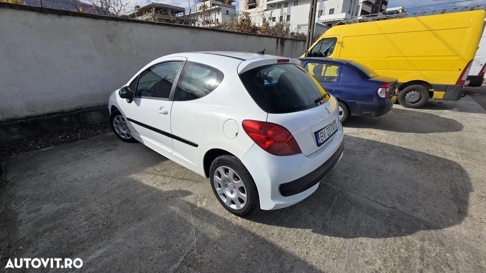 Peugeot 207 1.4HDI Trendy - 13