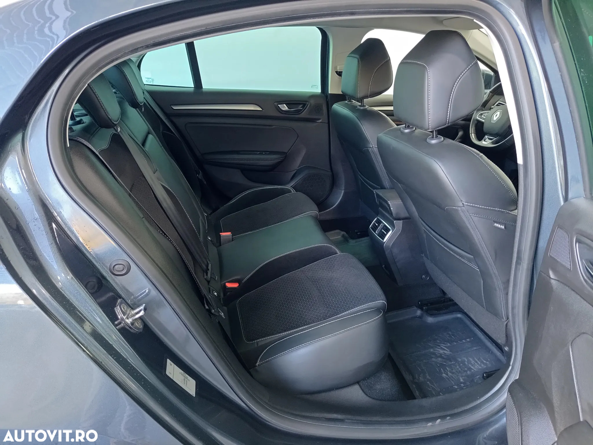 Renault Megane TCe 140 EDC GPF Zen - 26