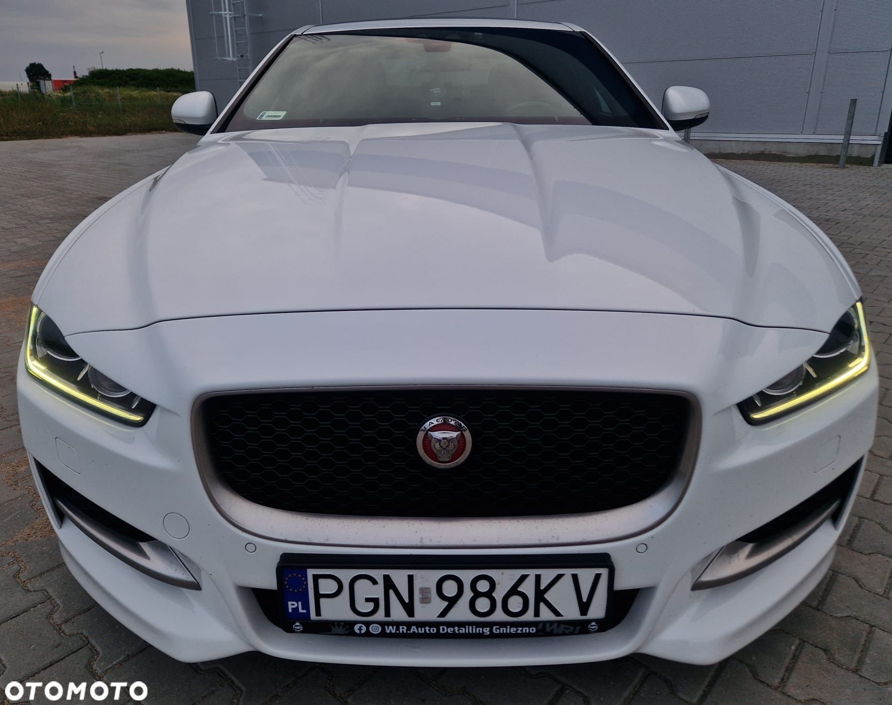Jaguar XE 2.0 D R-Sport - 1