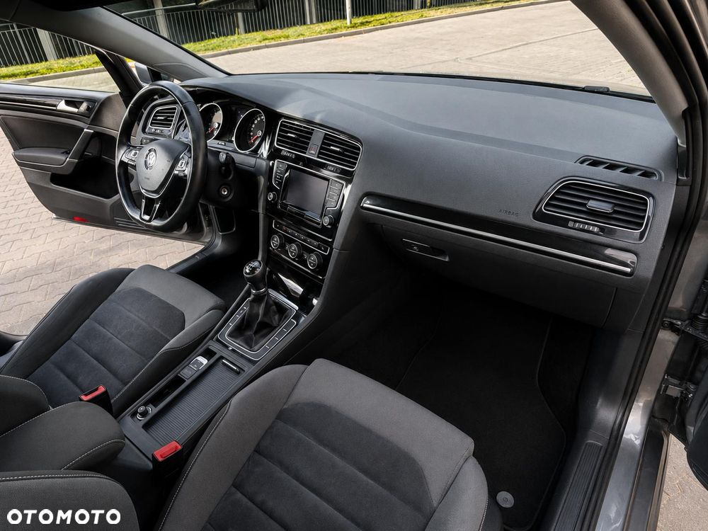 Volkswagen Golf 1.6 TDI BlueMotion Technology Comfortline - 14