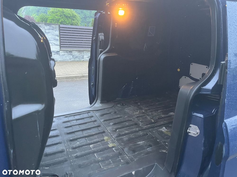 Ford Transit Connect - 16