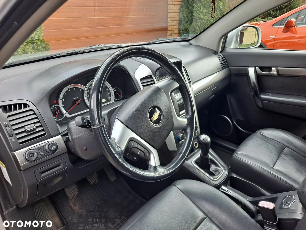 Chevrolet Captiva 2.0 d High - 13