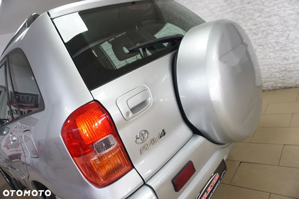 Toyota RAV4 D-4D 4x4 - 14