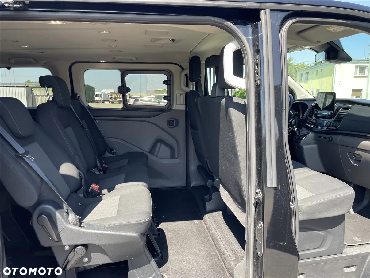 Ford Tourneo Custom - 15