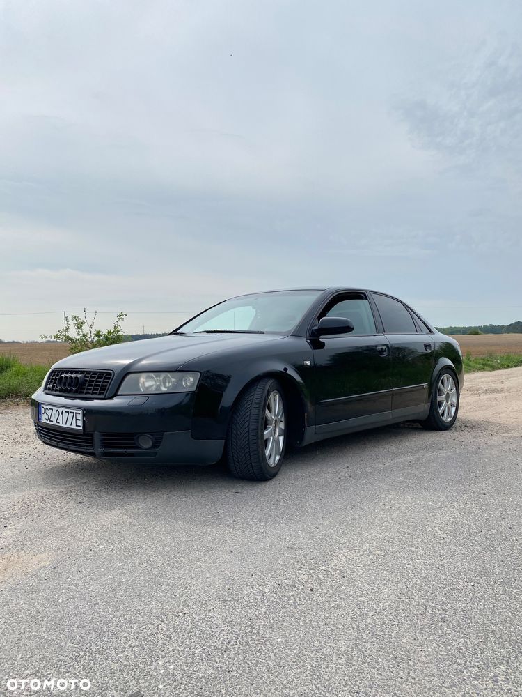 Audi A4 Limousine - 1