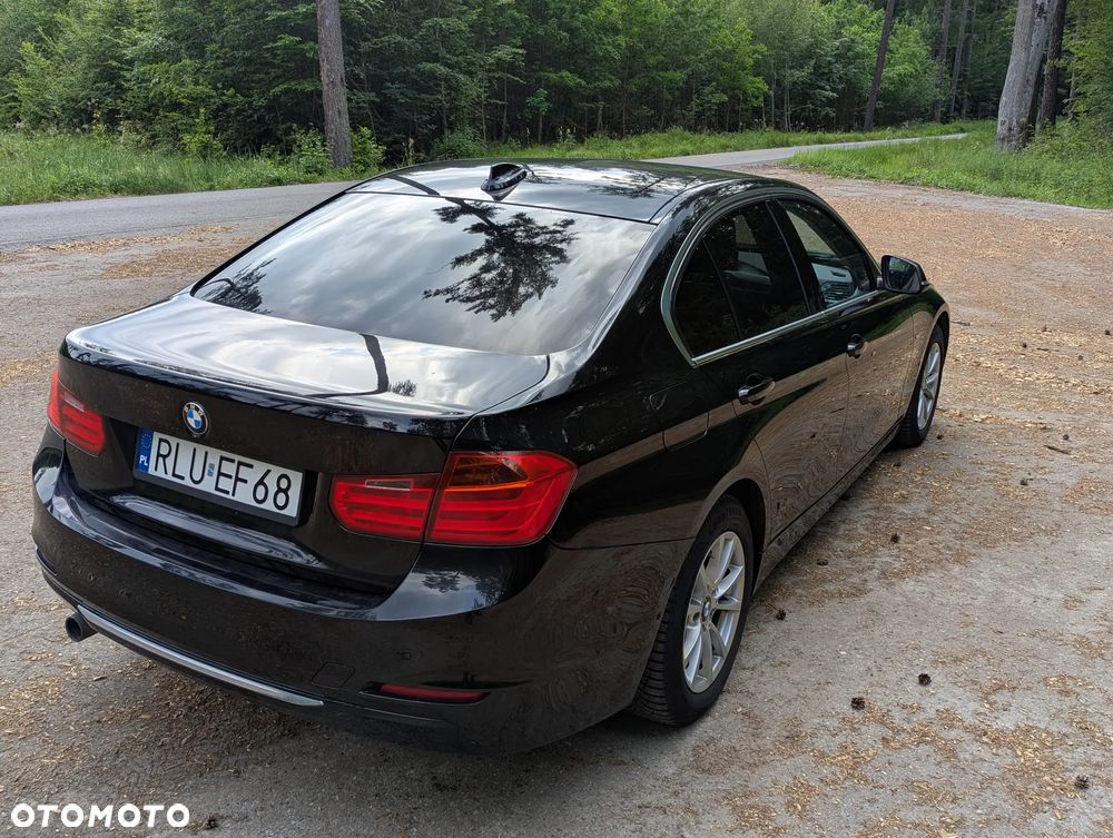BMW Seria 3 320d - 12