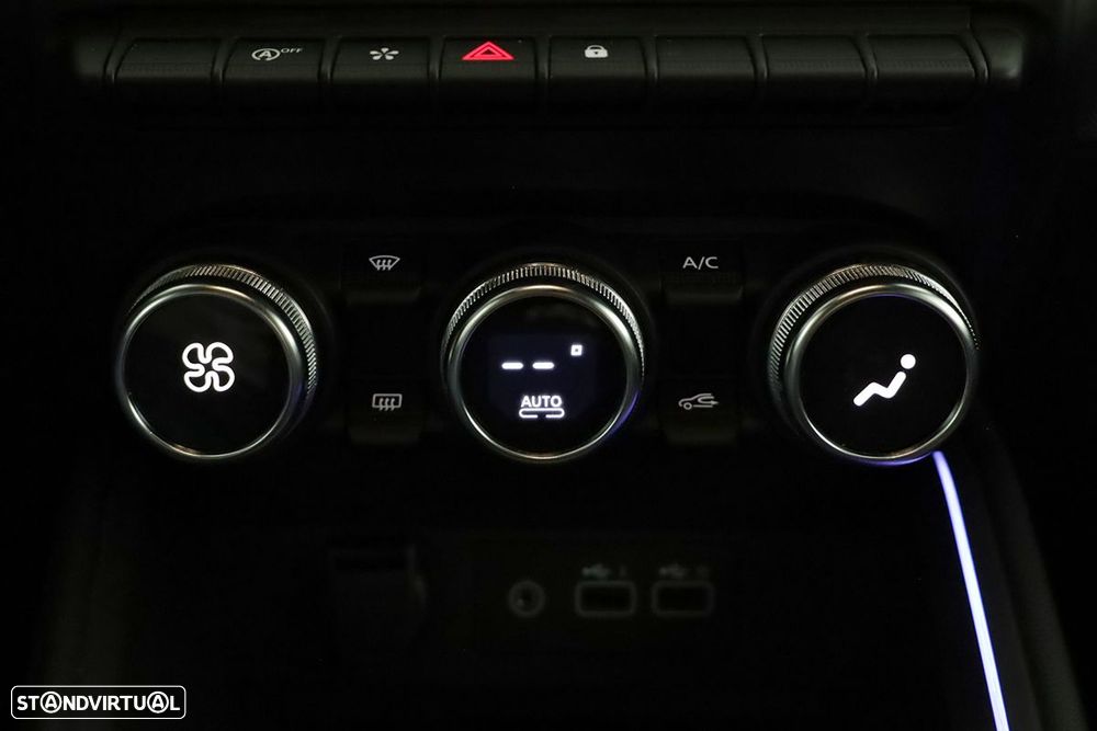 Renault Clio 1.0 TCe Techno Bi-Fuel - 12