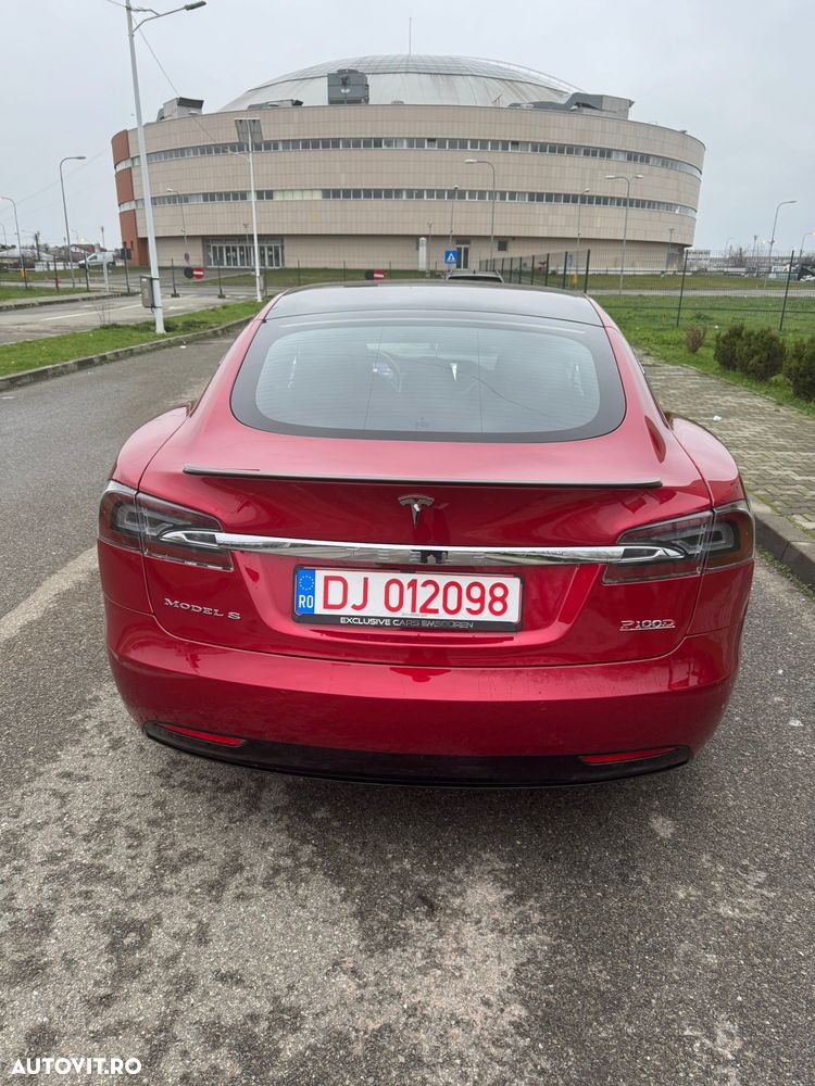 Tesla Model S - 6