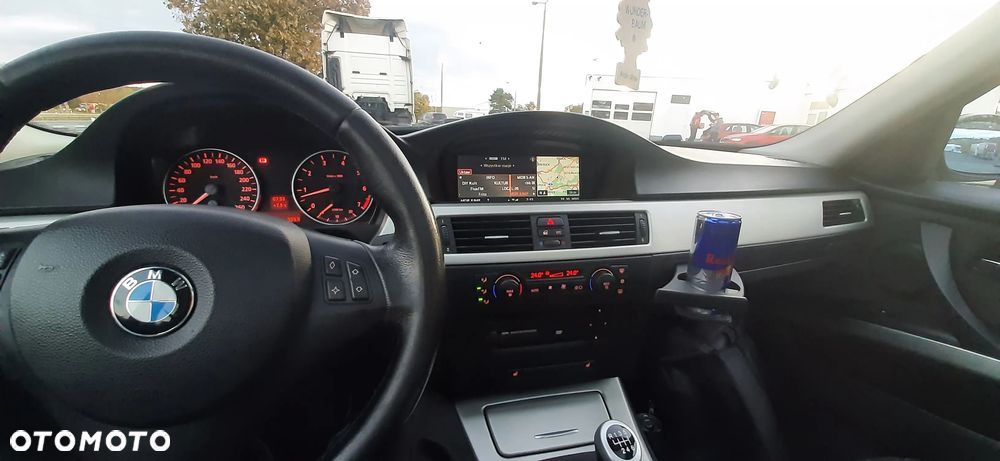 BMW Seria 3 320i - 13
