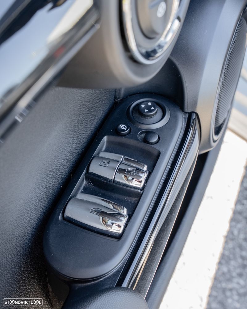 MINI Cabrio Cooper S Aut. JCW — fotografia 35