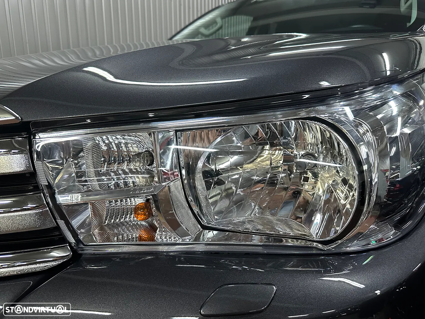 Toyota Hilux 2.4 D-4D 2WD CD Tracker - 40