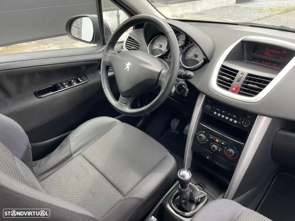 Peugeot 207 1.4 HDi Urban - 18