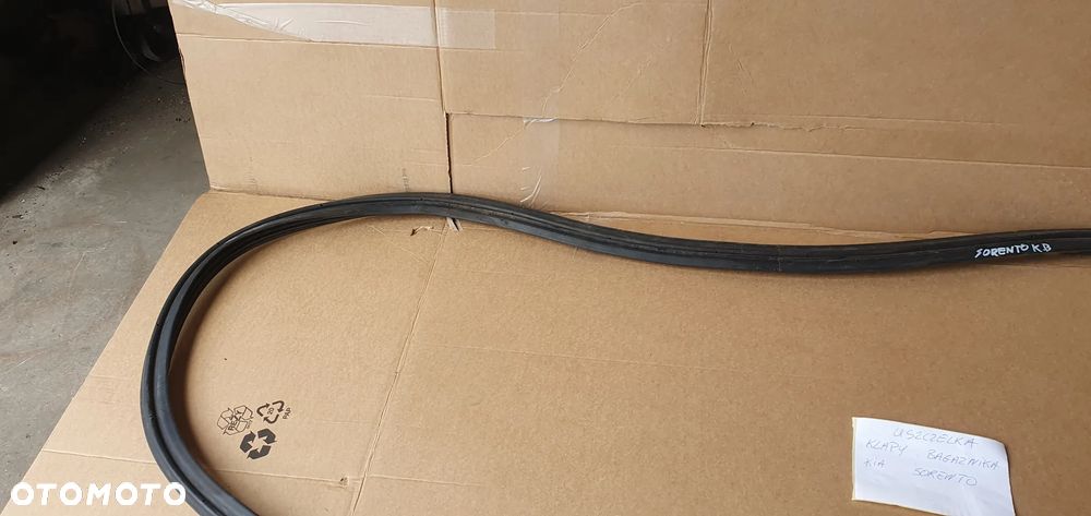 Uszczelka klapy bagażnika Kia Sorento I - 2