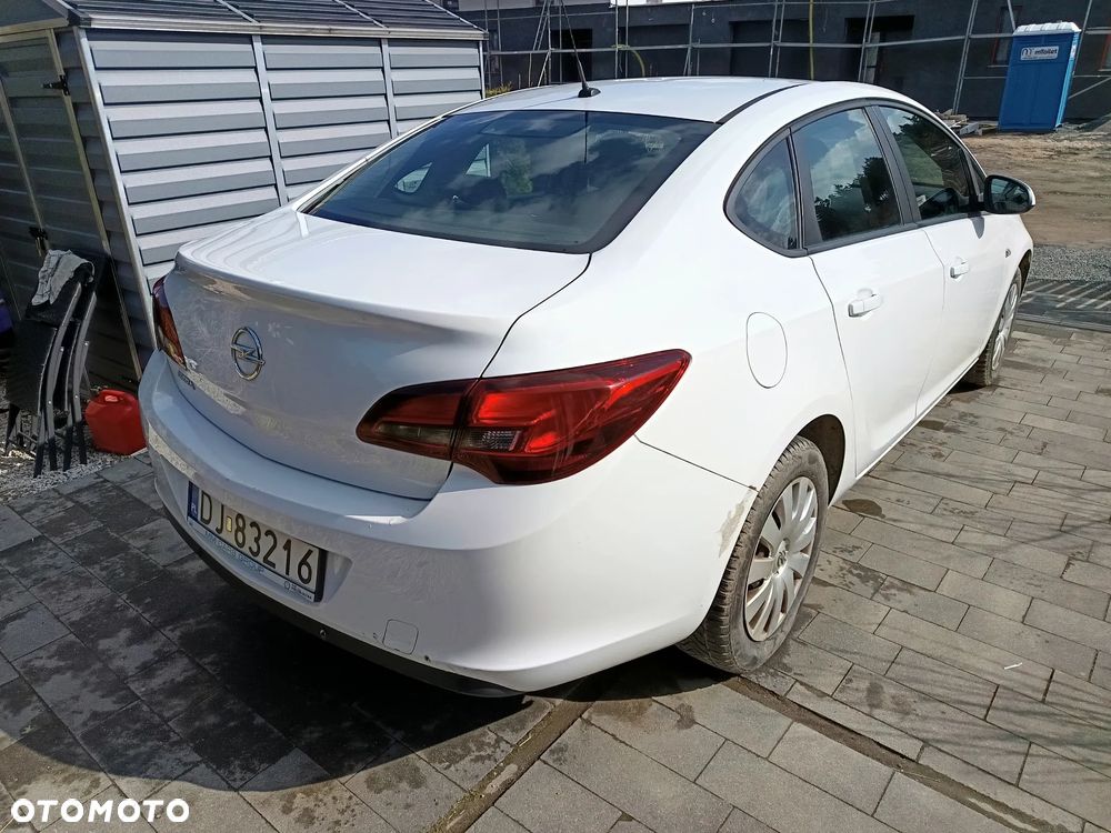 Opel Astra - 4