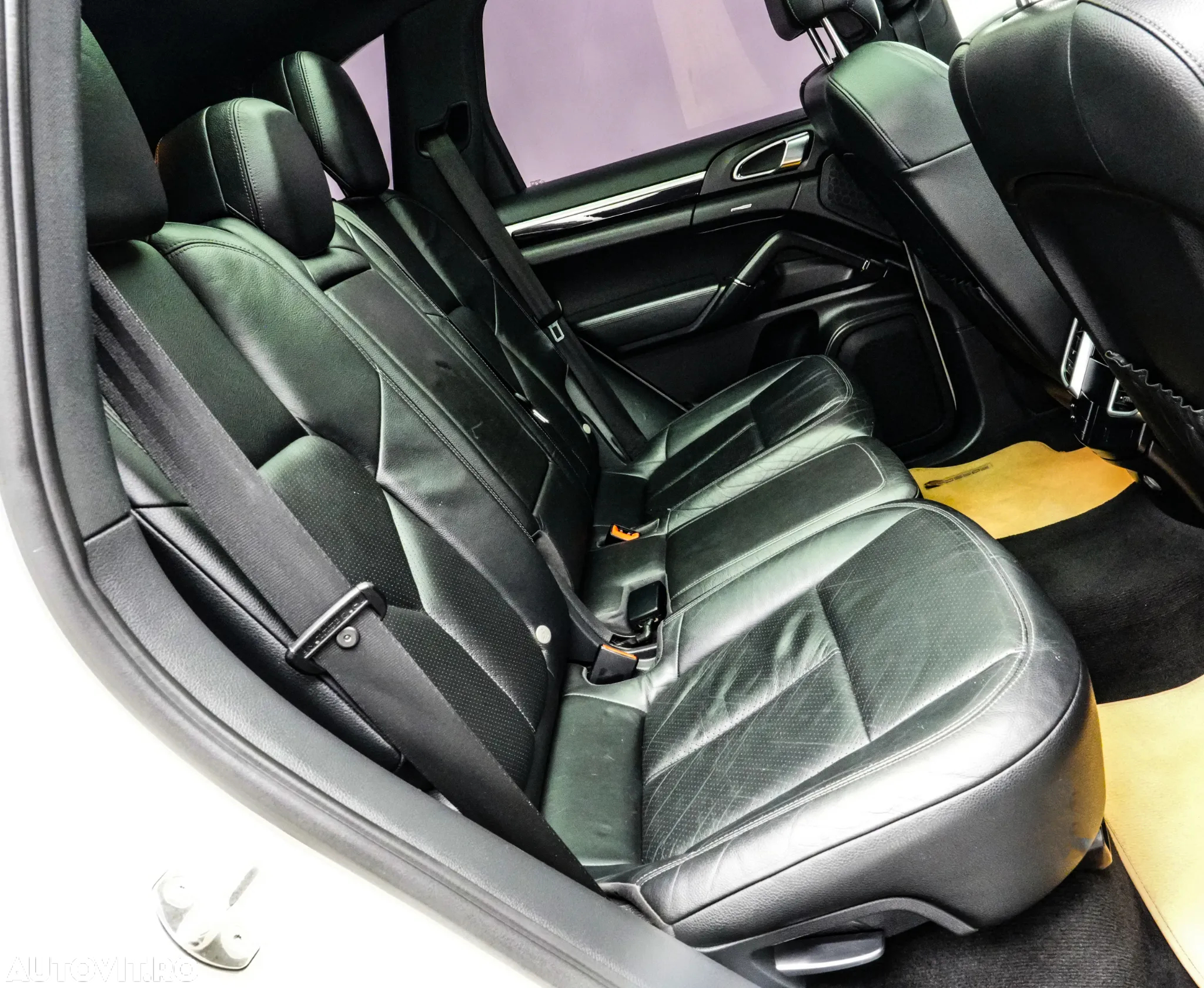 Porsche Cayenne 3.0 L V6 - 18