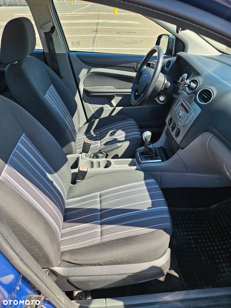 Ford Focus 1.6 TDCi Ambiente - 8
