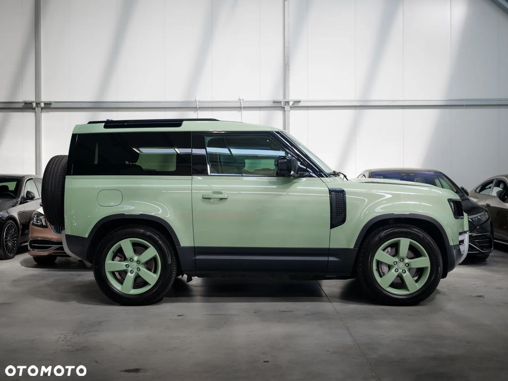 Land Rover Defender 3.0 P400 mHEV 75th Limited Edition - 11