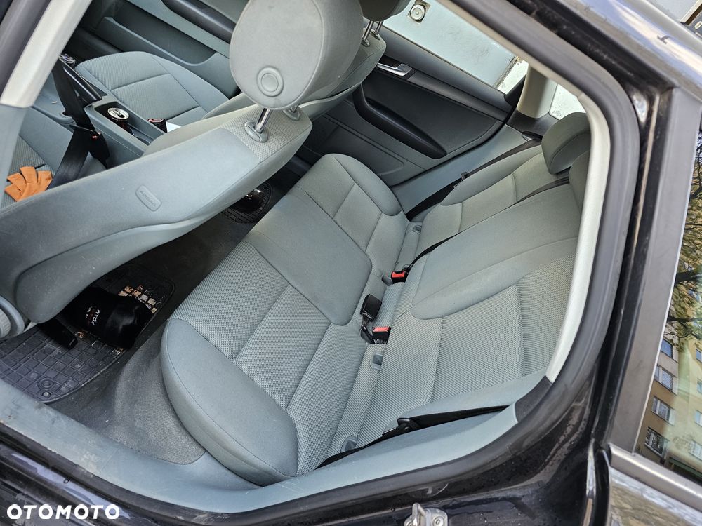 Audi A3 Sportback 2.0 TDI Ambiente - 6