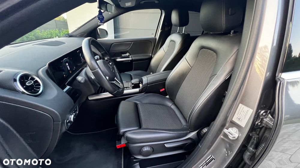 Mercedes-Benz GLA 200 - 16