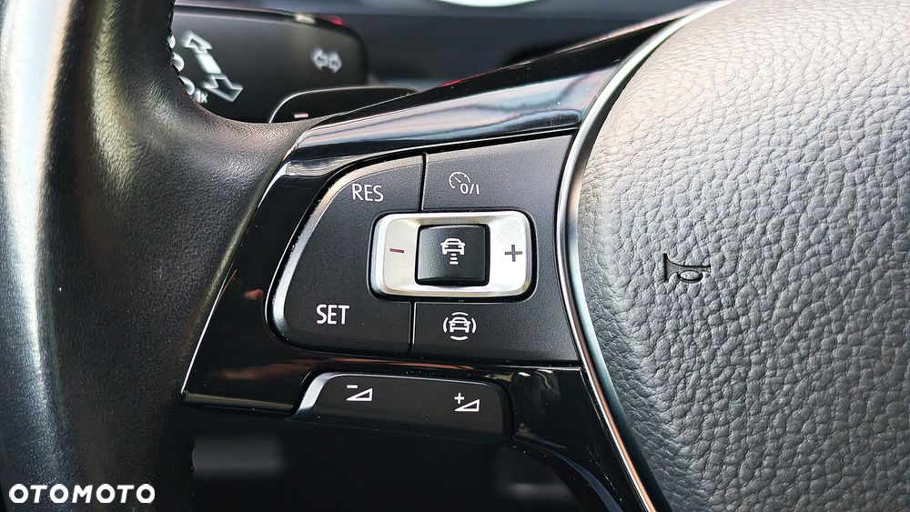 Volkswagen Tiguan - 24