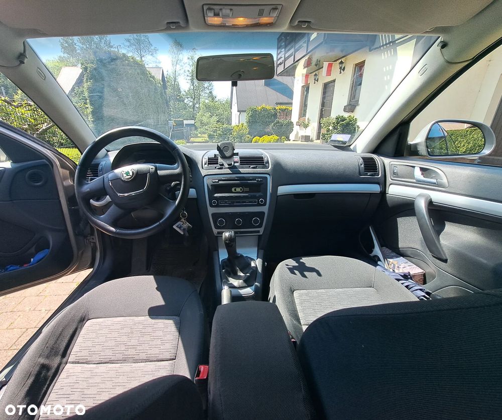 Skoda Octavia 1.6 Ambiente EU5 - 11