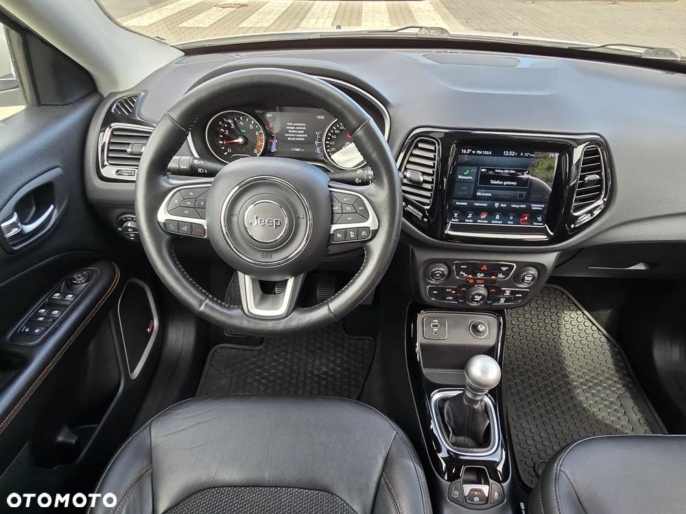 Jeep Compass - 28