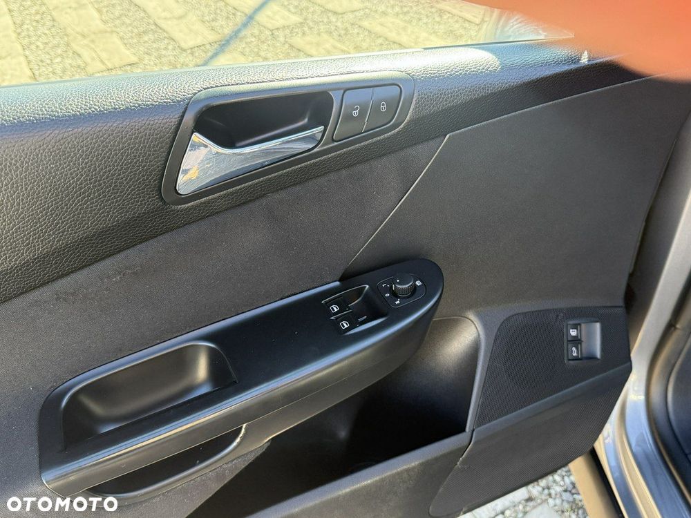 Volkswagen Passat - 18