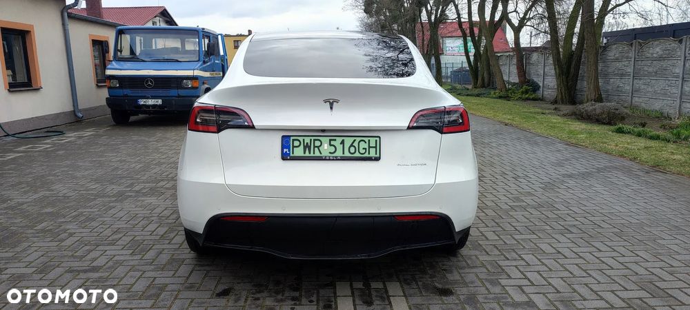 Tesla Model Y Long Range Dual Motor AWD - 3
