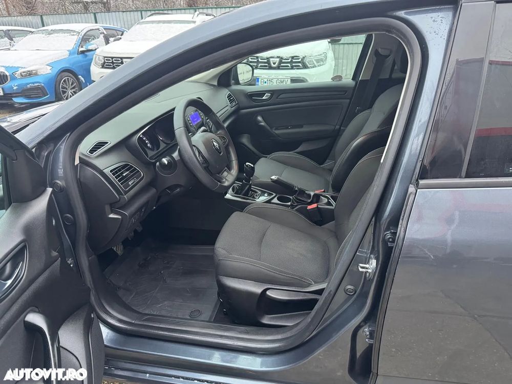 Renault Megane TCe 116 GPF Life - 9