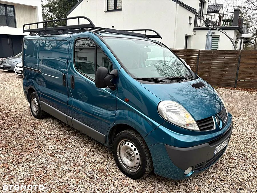 Renault TRAFIC 2.0 dCi na łańcuchu 6 biegów Klima Nawigacja Skóra Elektryka B ładnie utrzymany Oryg 217 tys km 1 Właściciel Bagażnik dachowy Drabina 2007 rok - 9