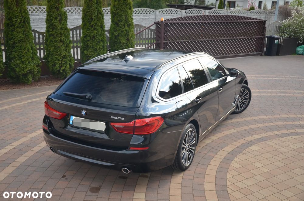 BMW Seria 5 520d M Sport - 13