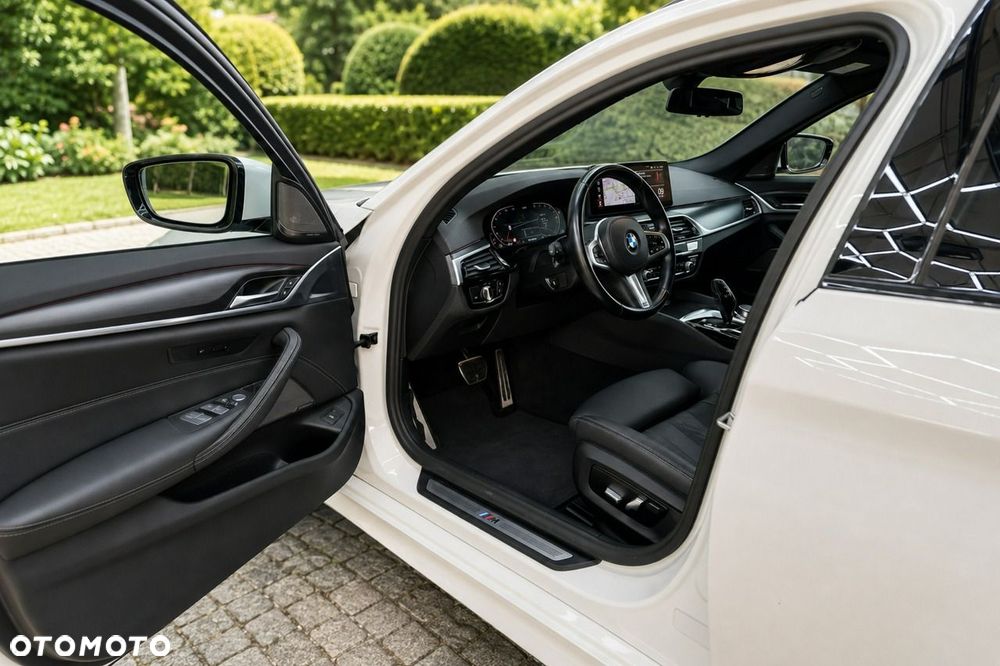 BMW Seria 5 530i xDrive mHEV M Sport sport - 5