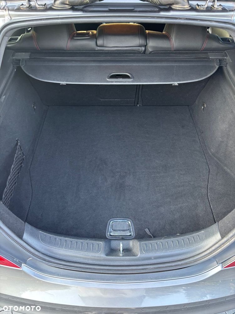 Mercedes-Benz CLA 220 4-Matic AMG Line - 9