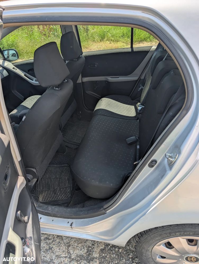 Toyota Yaris - 7