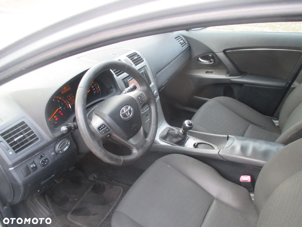 Toyota Avensis 1.8 Sol - 9