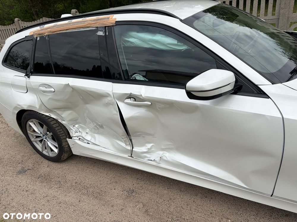 BMW Seria 3 320d Edition Luxury Line Purity - 13