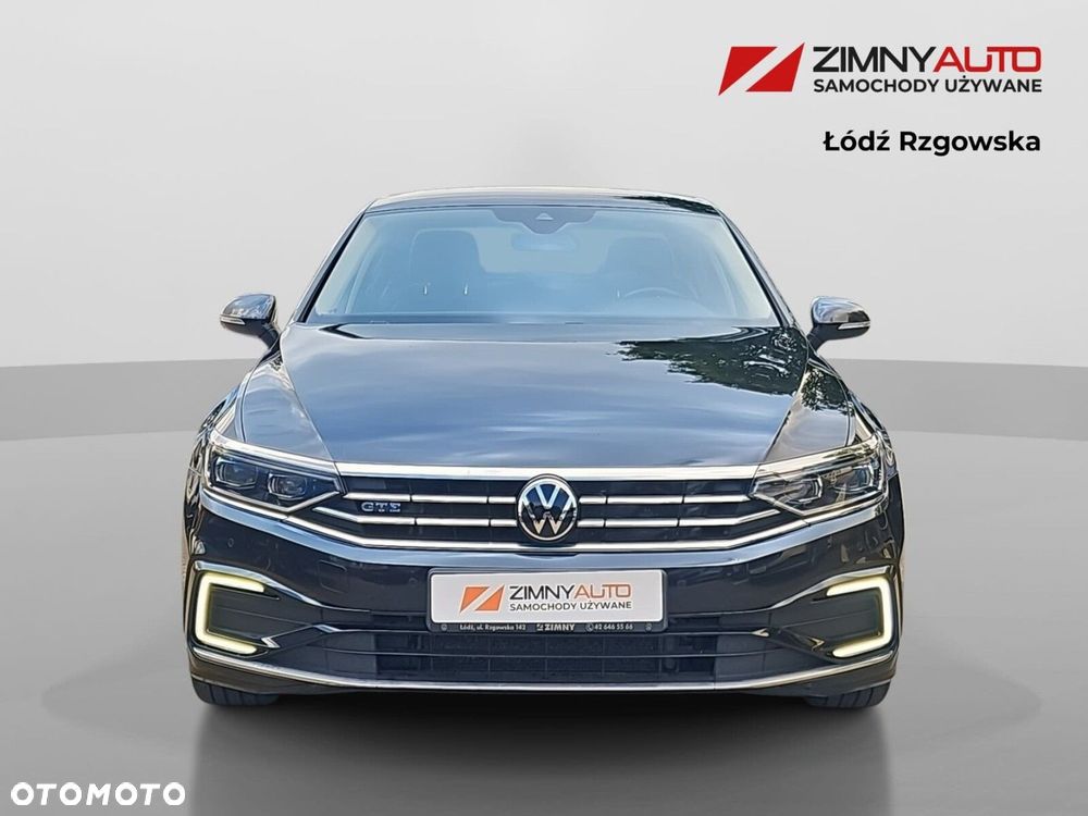 Volkswagen Passat - 8