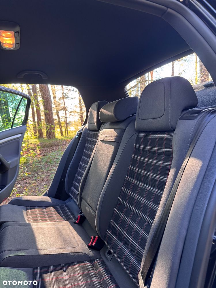 Volkswagen Golf 2.0 TSI GTI - 18