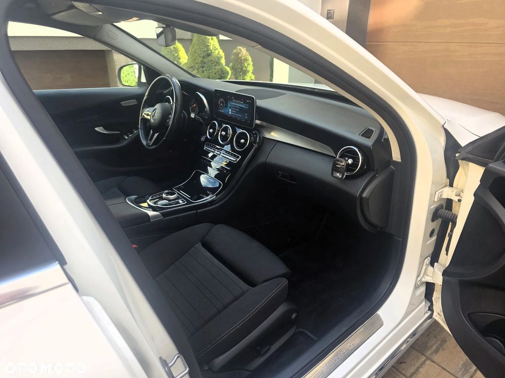 Mercedes-Benz Klasa C 200 d 9G-TRONIC - 10