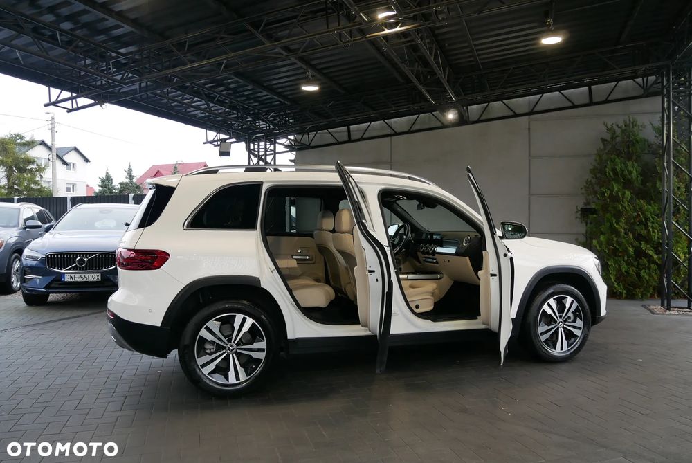 Mercedes-Benz GLB 250 4Matic 8G-DCT - 7